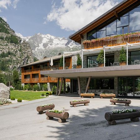 Grand Hotel Courmayeur Mont Blanc, By R Collection Hotels Dış mekan fotoğraf