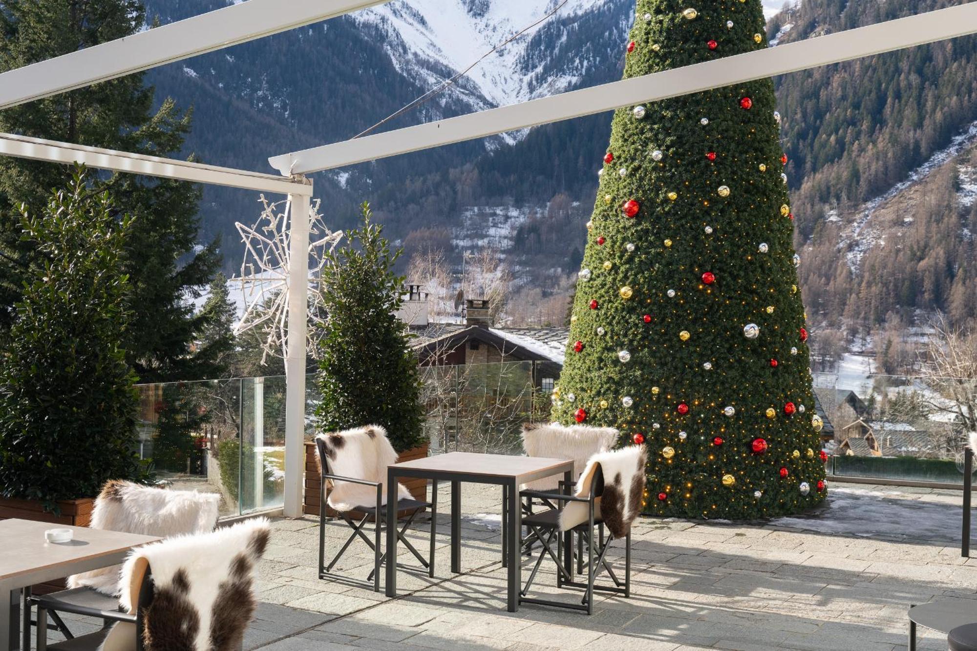 Grand Hotel Courmayeur Mont Blanc, By R Collection Hotels Dış mekan fotoğraf