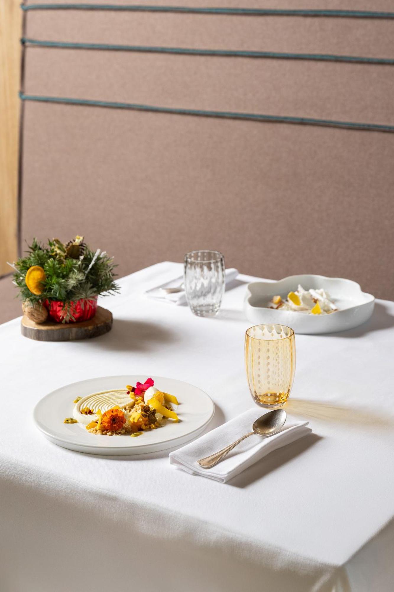 Grand Hotel Courmayeur Mont Blanc, By R Collection Hotels Dış mekan fotoğraf