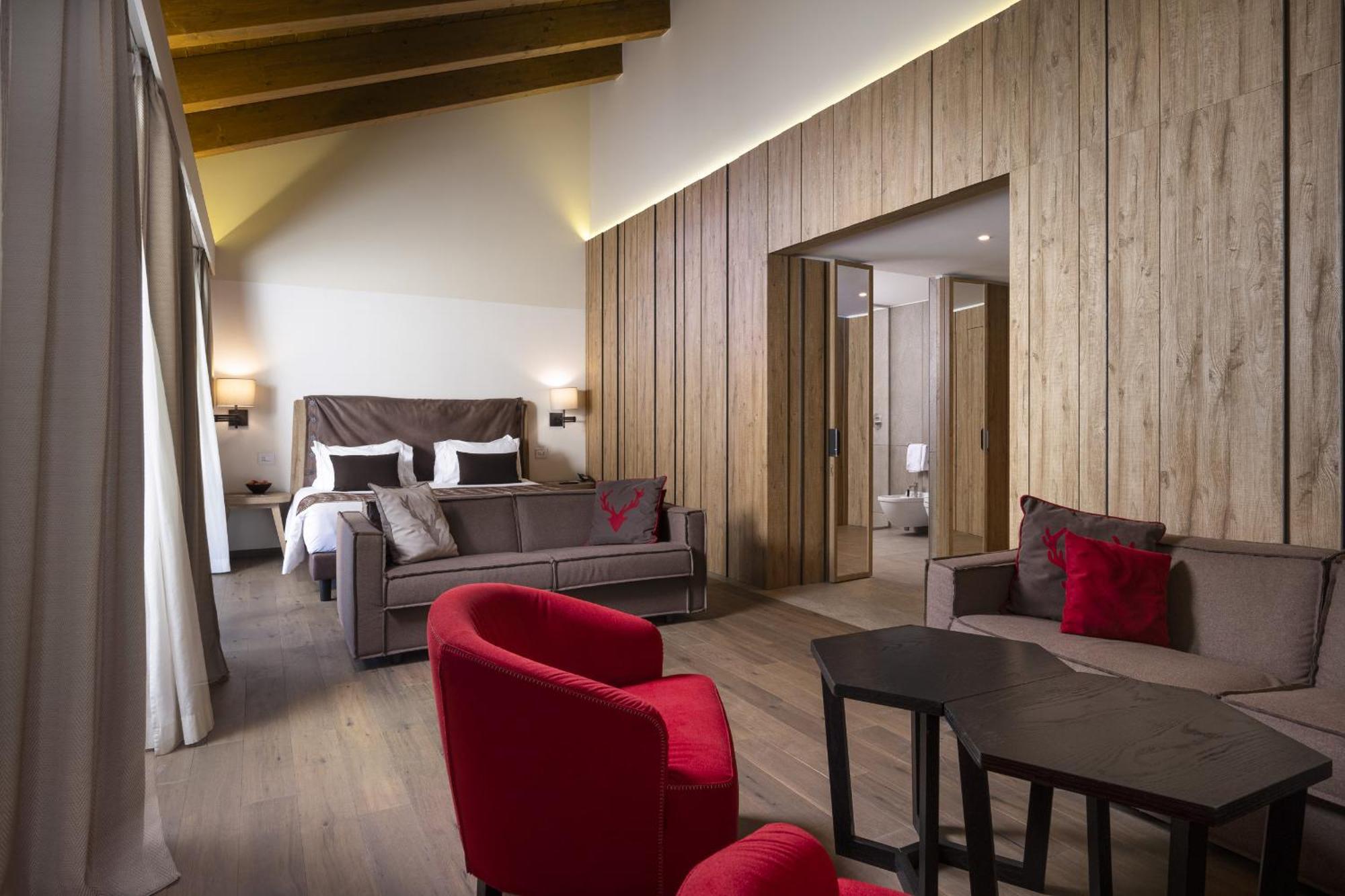 Grand Hotel Courmayeur Mont Blanc, By R Collection Hotels Oda fotoğraf