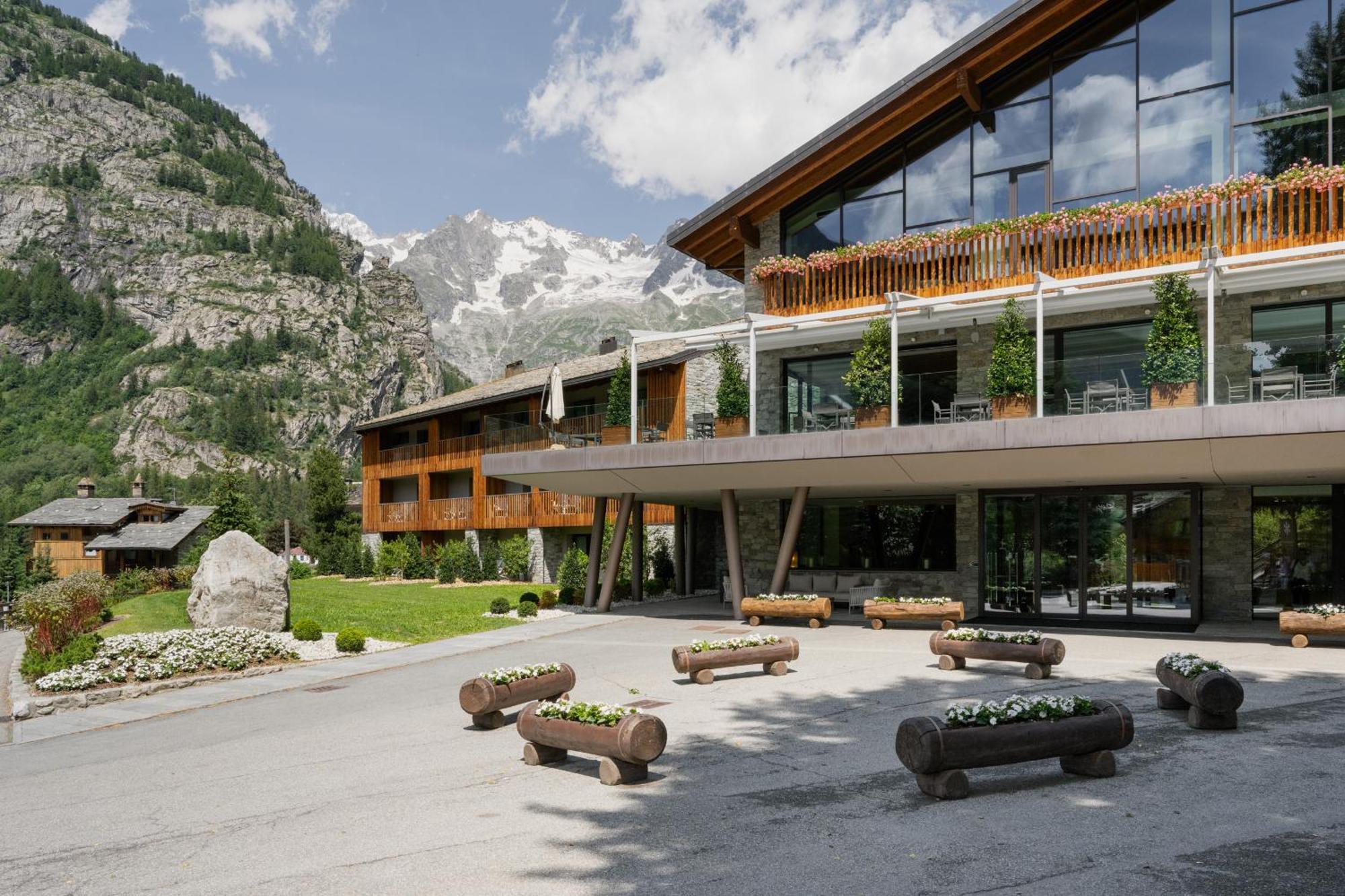 Grand Hotel Courmayeur Mont Blanc, By R Collection Hotels Dış mekan fotoğraf